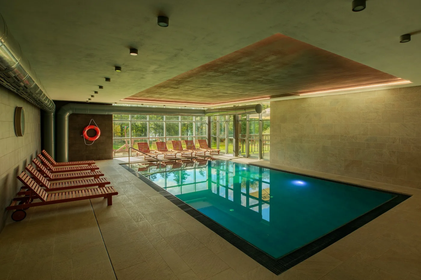 Wellness a vnitřní bazén